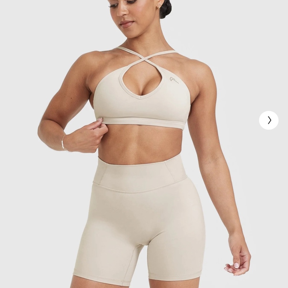 TIMELESS STRAPPY BRALETTE
